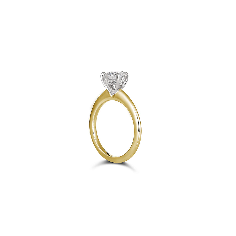 Classic Engagement Round Brilliant Cut Diamond Ring | Yellow Gold