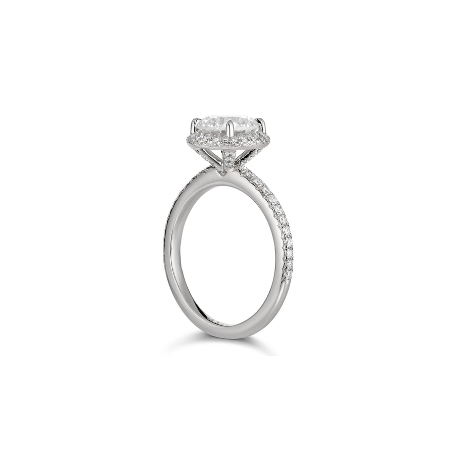 Classic Round Brilliant Cut Engagement Ring with Halo | Platinum
