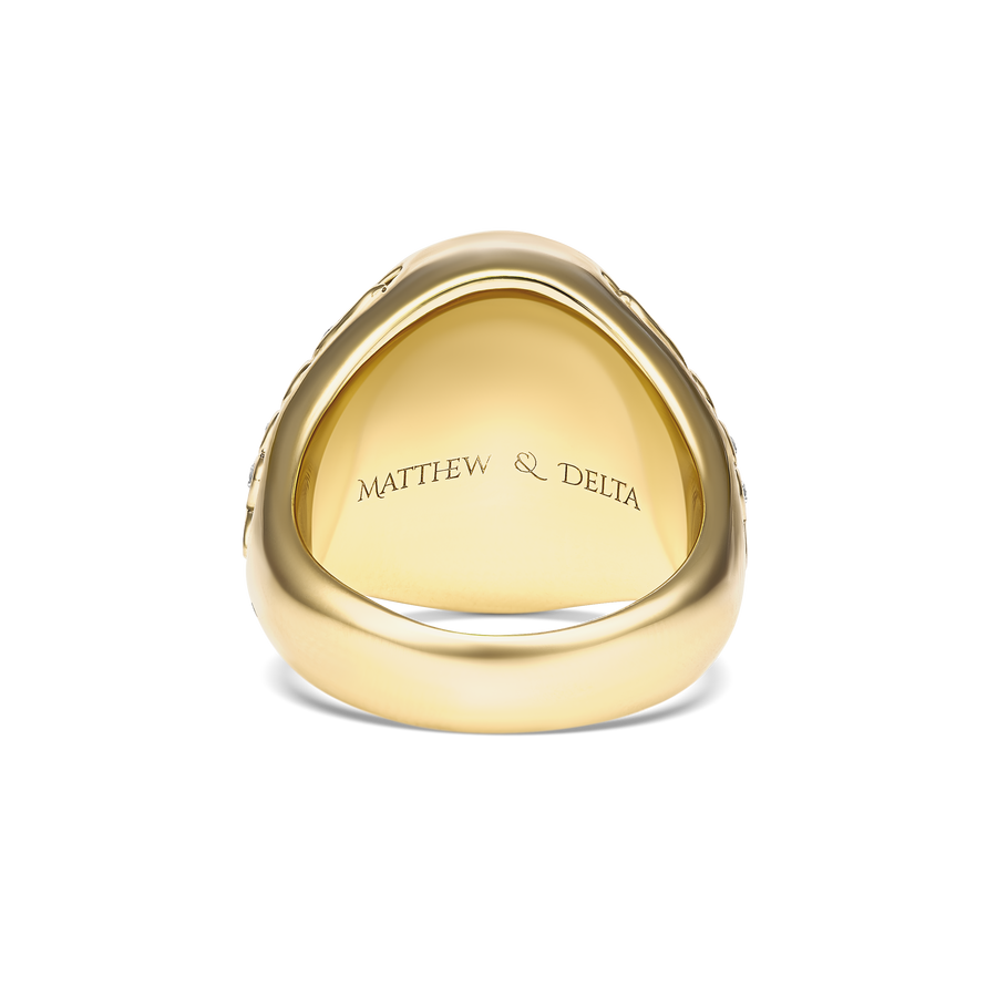 Capri Dreaming® Bold Crest Diamond Signet Ring | 18K Yellow Gold