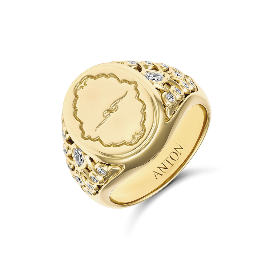 Capri Dreaming® Bold Crest Signet Ring | 18K Yellow Gold