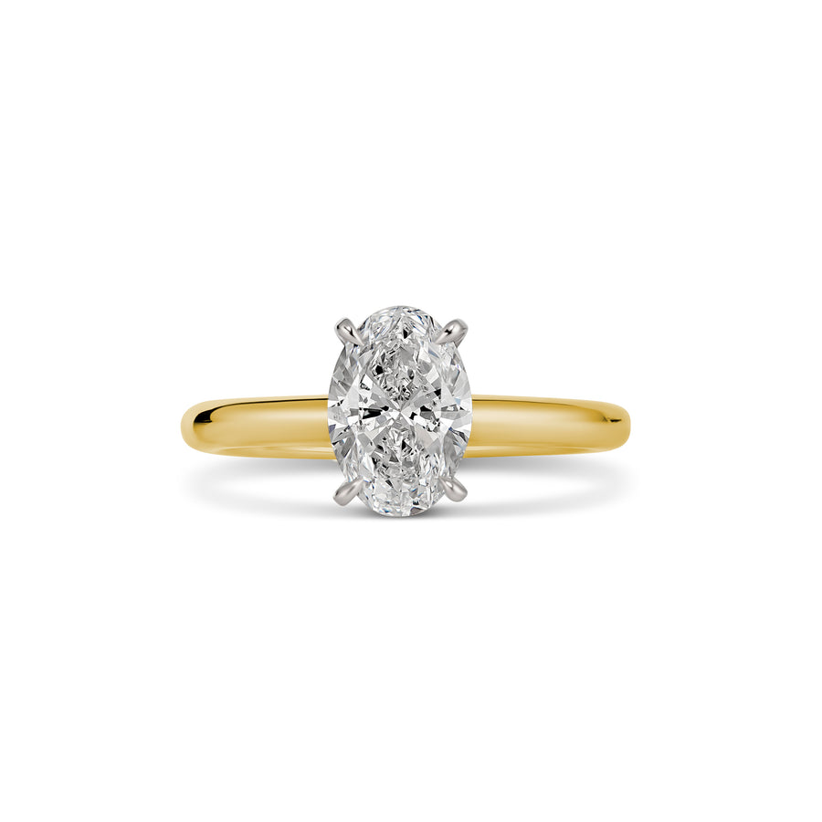 Classic Engagement Oval Cut Diamond Ring with Platinum Claws | Yellow Gold
