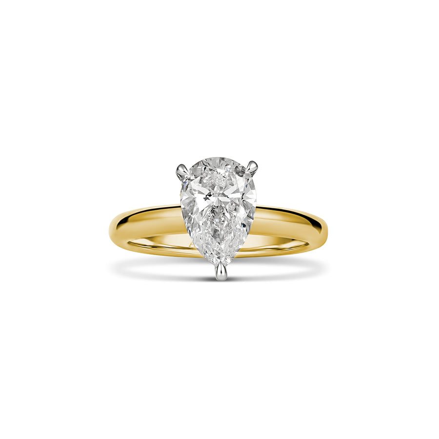 Classic Engagement Pear Cut Diamond Ring with Platinum Claws | Yellow Gold