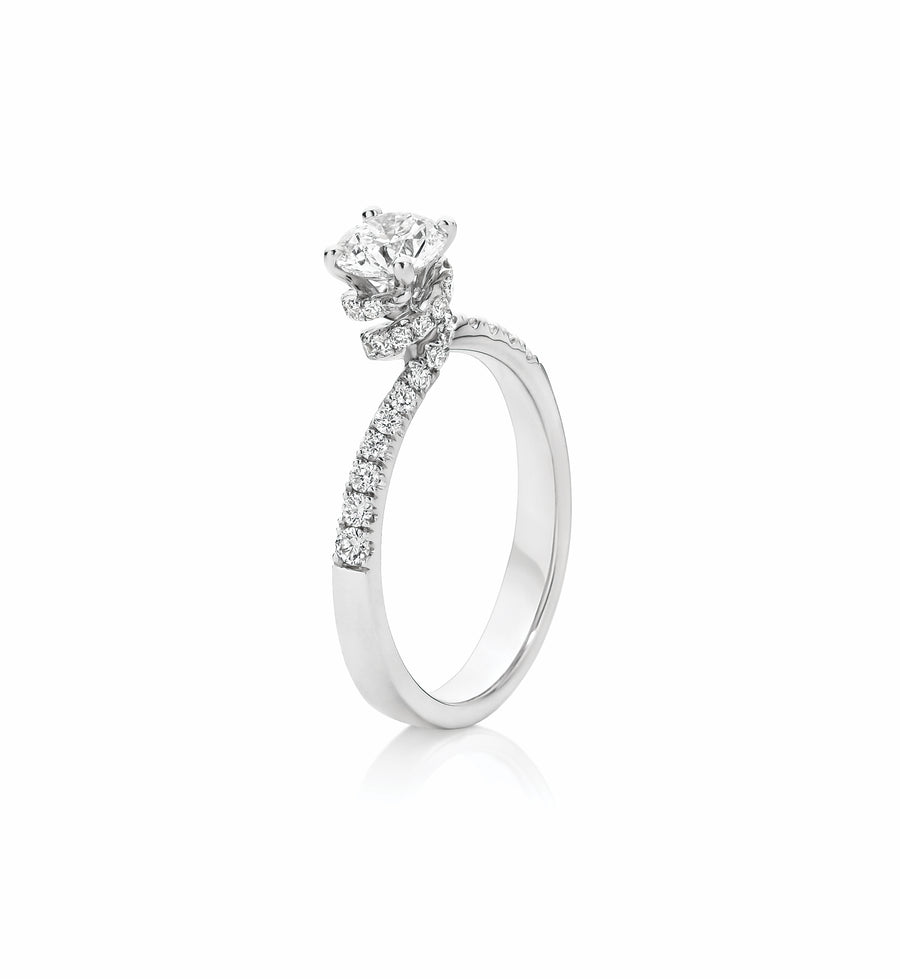 Classic Engagement | Brilliant Cut Four Claw Diamond Ring