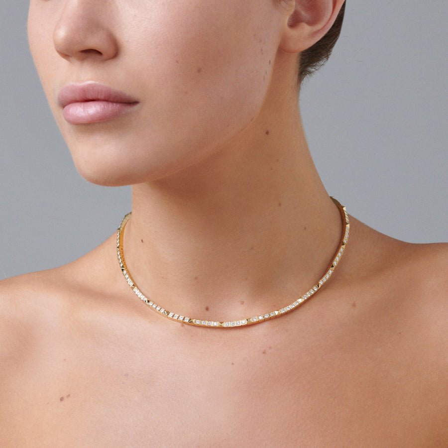 R.08™ Une Diamond Necklace | Yellow Gold