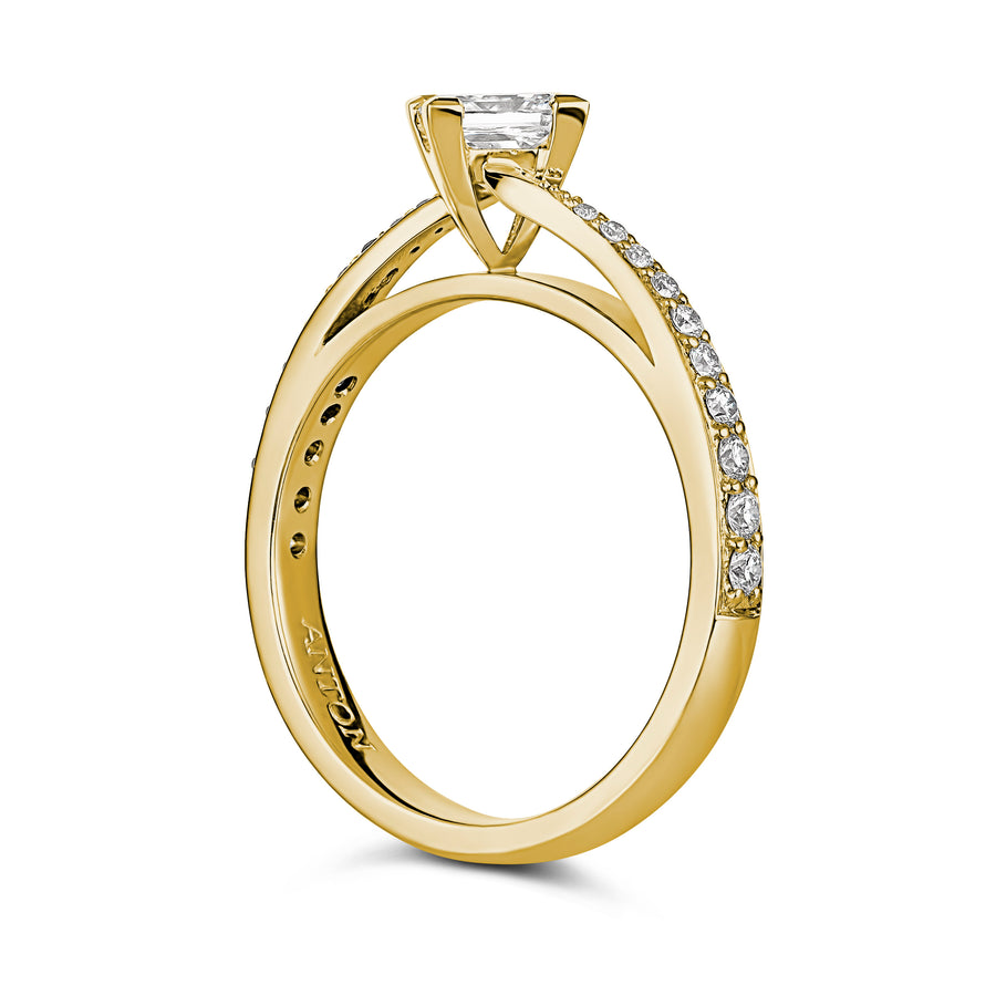 Classic Engagement Princess Cut Diamond Four Claw Sweep Shoulder Ring | Yellow Gold